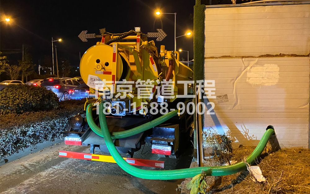 266街道临时工地抽粪