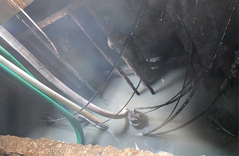 272街道商城污水池清运
